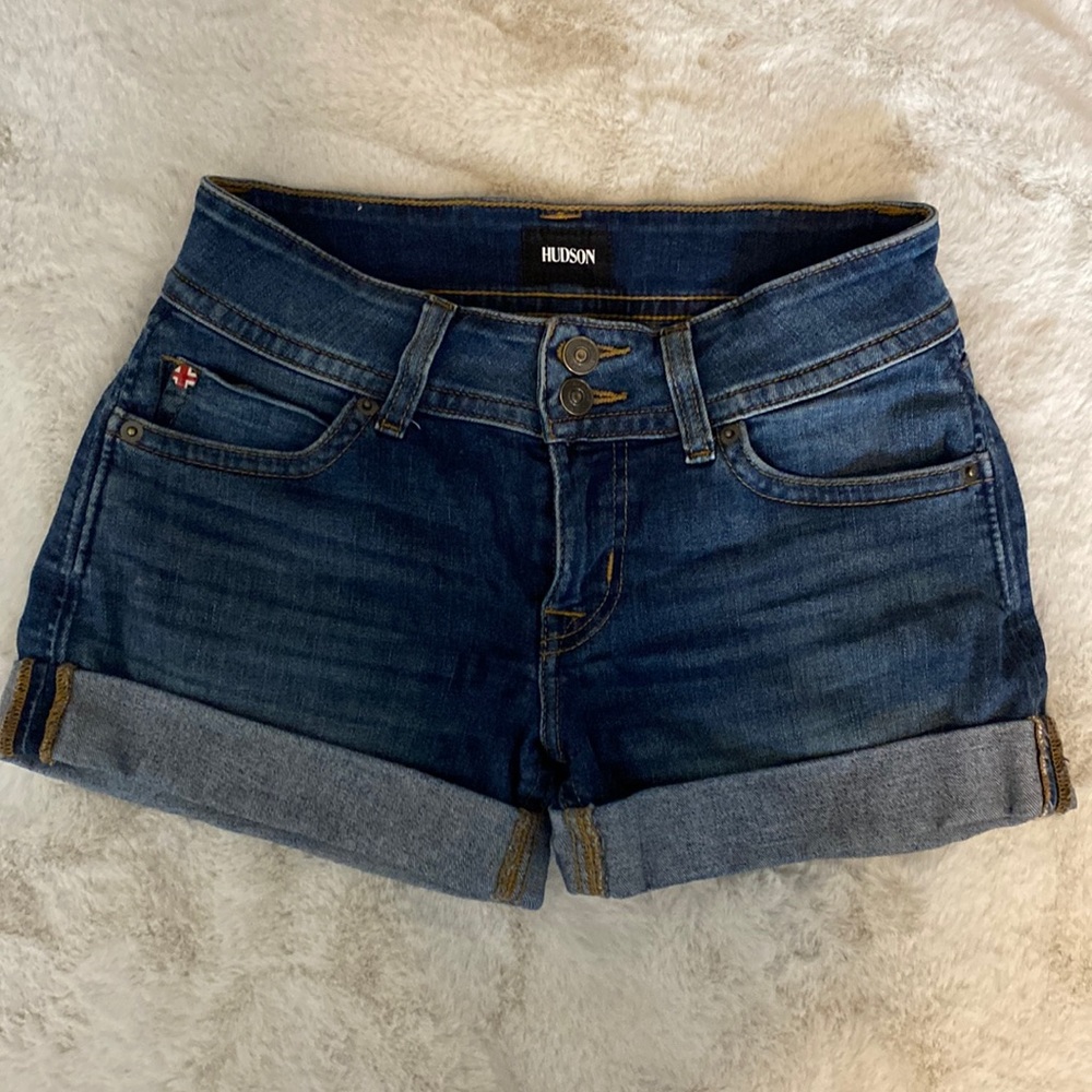Hudson Jeans Ruby mid thigh denim shorts Size 24
